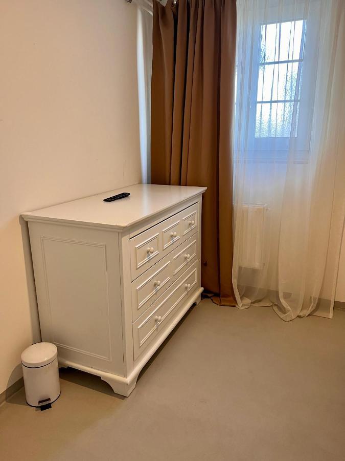 Budget Room Free Parking พรัทเทล์น ภายนอก รูปภาพ